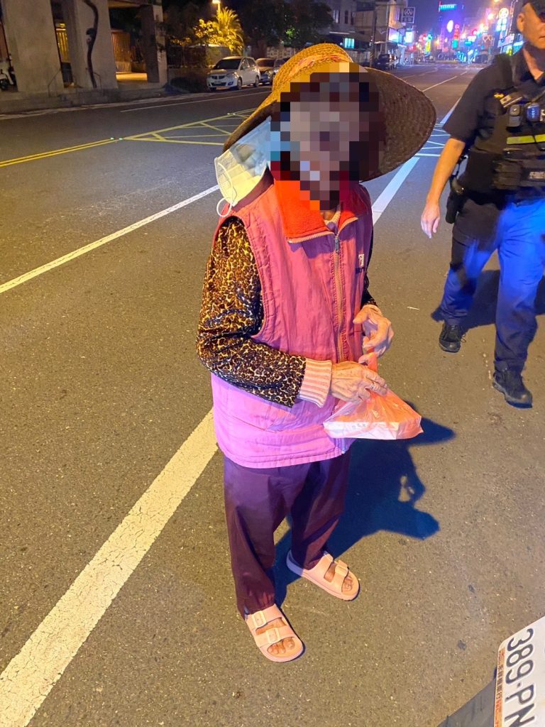 S 486744106 0 768x1024 1