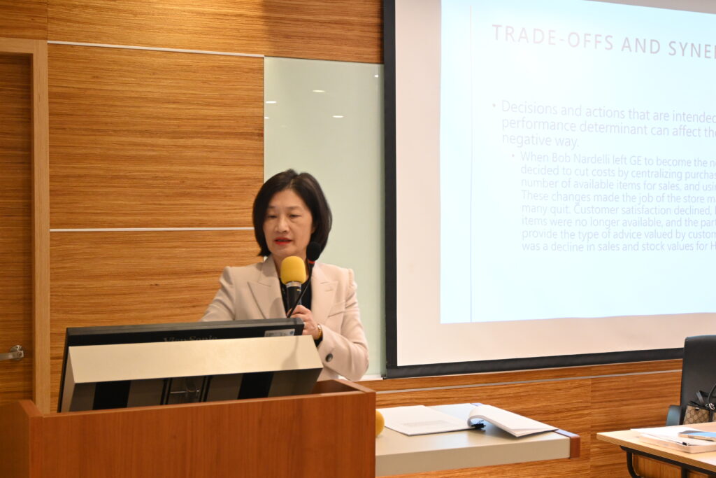 掌握AI賽道!輝達前副總裁邱麗孟 入教中原EMBA 4 S 89710754 1024x683 1