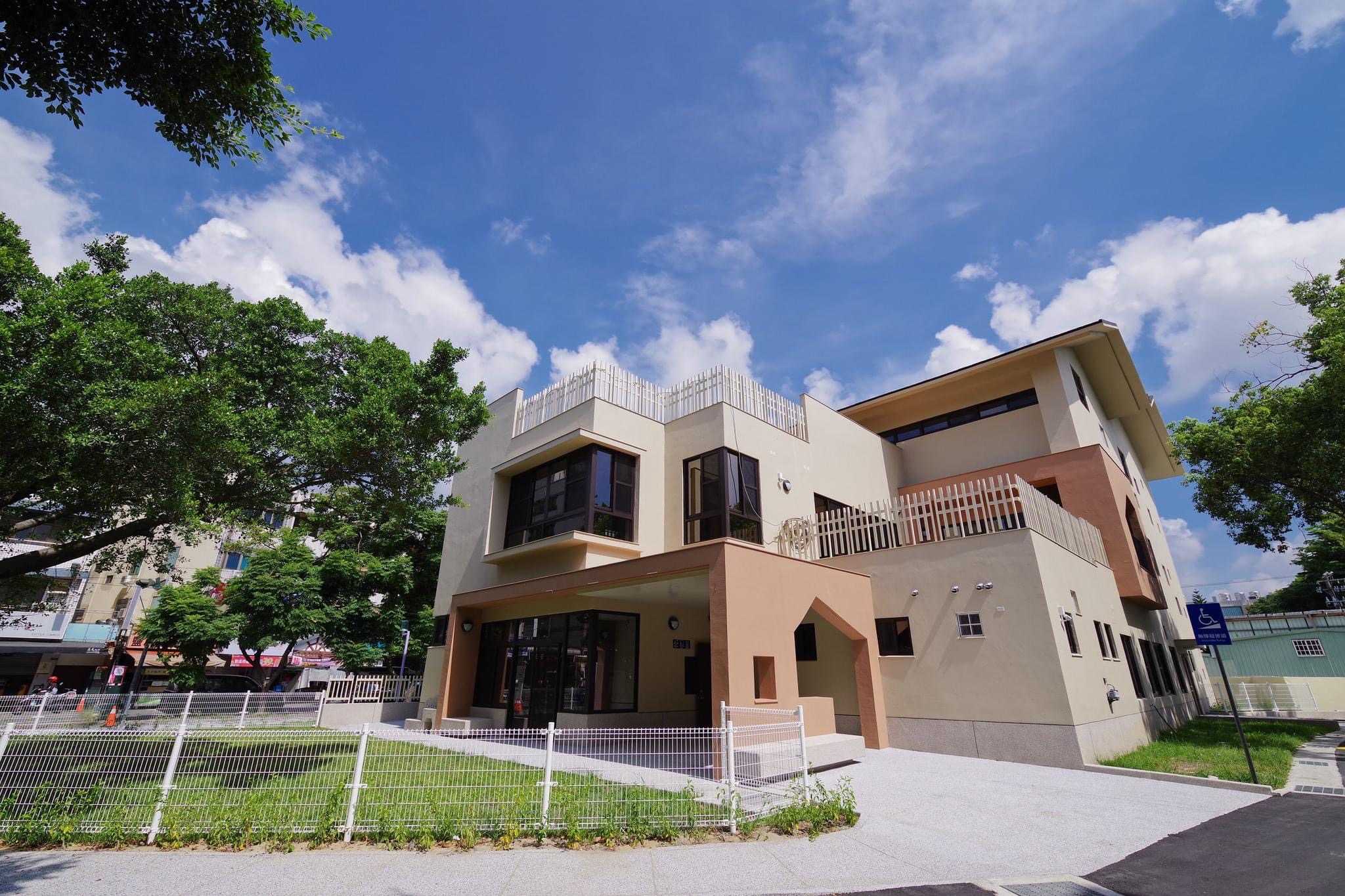 政治共識與少子化下長期財政陷阱 ? 台灣六都福利擴張與結構性預算分析 6 %E4%B8%AD%E5%B8%82%E5%85%AC%E5%B9%BC%E5%80%8D%E5%A2%9E%E5%86%8D%E5%8A%A0%E9%87%8F%E8%B6%85%E6%A8%99%E9%81%94%E9%99%A3 %E6%95%99%E4%BF%9D%E6%9C%8D%E5%8B%99%E5%93%81%E8%B3%AA%E5%86%8D%E5%8D%87%E7%B4%9A 2 0