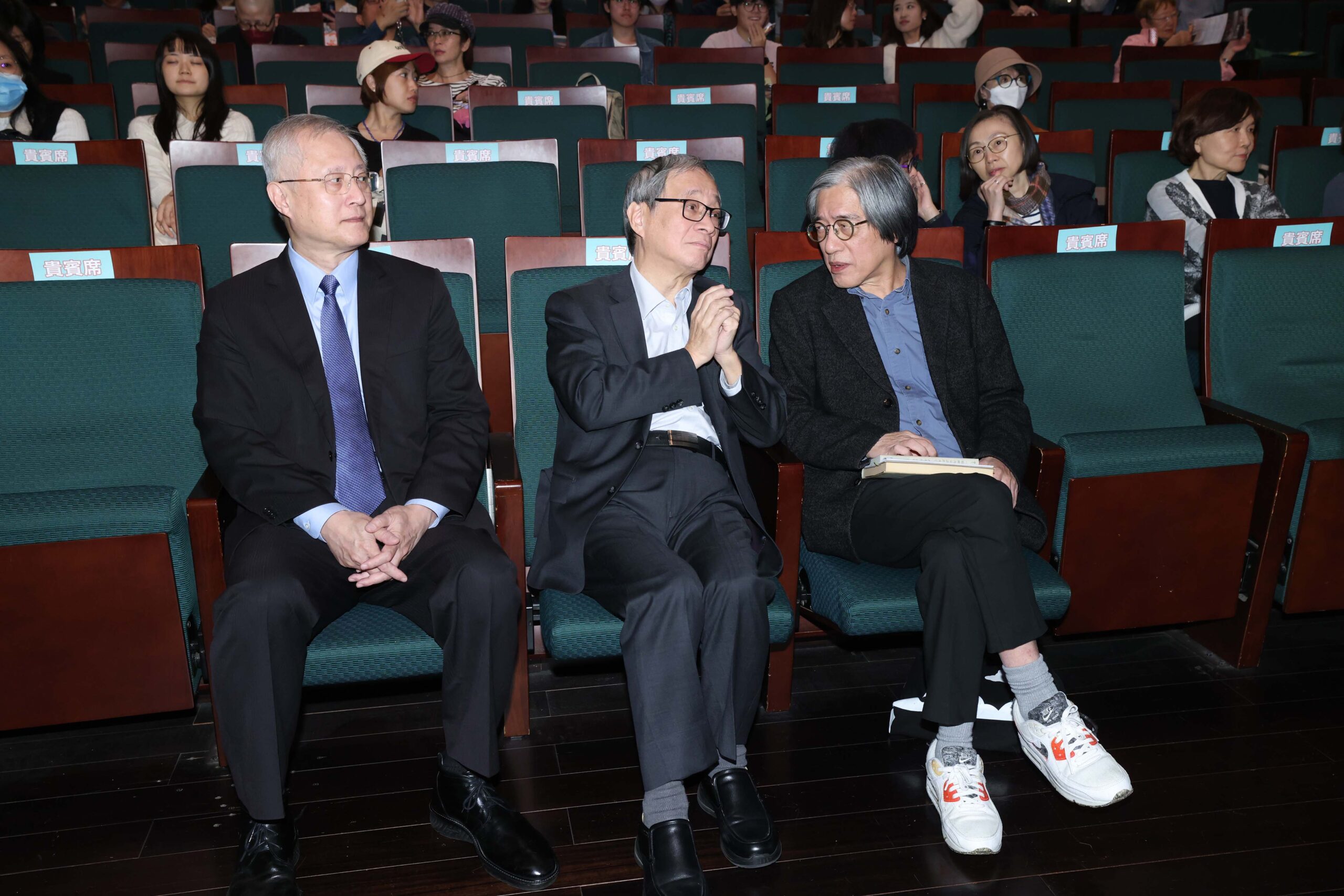 03 %E6%96%87%E5%8C%96%E9%83%A8%E9%95%B7%E6%9D%8E%E9%81%A0%E4%B8%AD%E6%92%A5%E5%86%97%E5%87%BA%E5%B8%AD%E8%81%86%E8%81%BD%E8%AC%9B%E8%80%85%E5%88%86%E4%BA%AB%E4%B8%A6%E8%88%87%E7%99%BC%E8%B5%B7%E4%BA%BA%E8%A9%B9%E5%AE%8F%E5%BF%97%E5%8F%B3%E5%8F%8A%E8%AA%A0%E5%93%81%E5%89%AF%E8%91%A3%E4%BA%8B%E9%95%B7%E6%9D%8E%E4%BB%8B%E4%BF%AE%E5%B7%A6%E4%B8%80%E8%B5%B7%E7%9C%8B%E5%BD%A9%E6%8E%92 %E5%9C%96%E7%89%87%E6%8F%90%E4%BE%9B %E5%85%AC%E8%A6%96 scaled