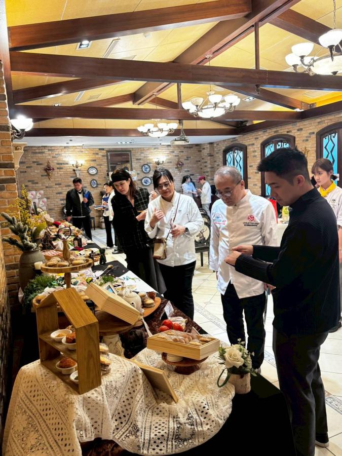 高餐大攜手舊振南推動人才永續與文化創新 延續百年好滋味 6 20260108193213 4b87e5e7