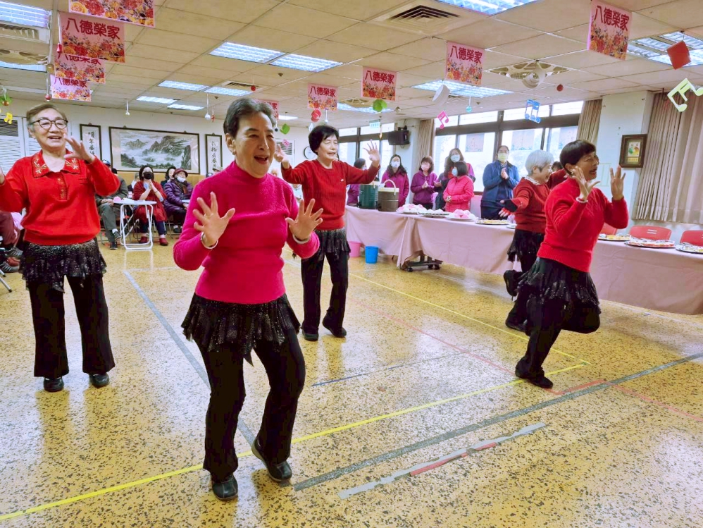 LINE ALBUM %E4%B8%89%E5%A0%821150108%E5%82%85%E5%82%B3%E9%8A%98%E4%BC%AF%E4%BC%AF%E7%99%BE%E6%AD%B2 260109 8 Fotor