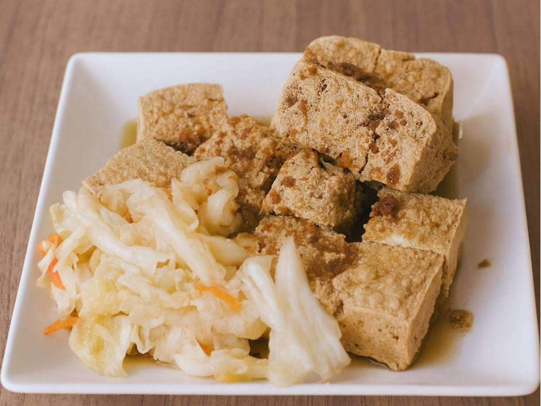在地人才知道的花蓮市必吃美食:七十年經典臭豆腐帶你重返老花蓮 9 18d9daa3 c9c7 4fbf b522 cb1815403eed 176801595746813627103675514