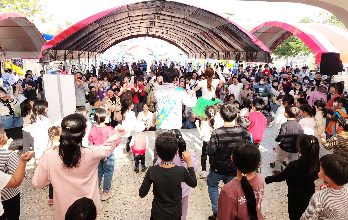 03 - 報新聞 Mega News 03