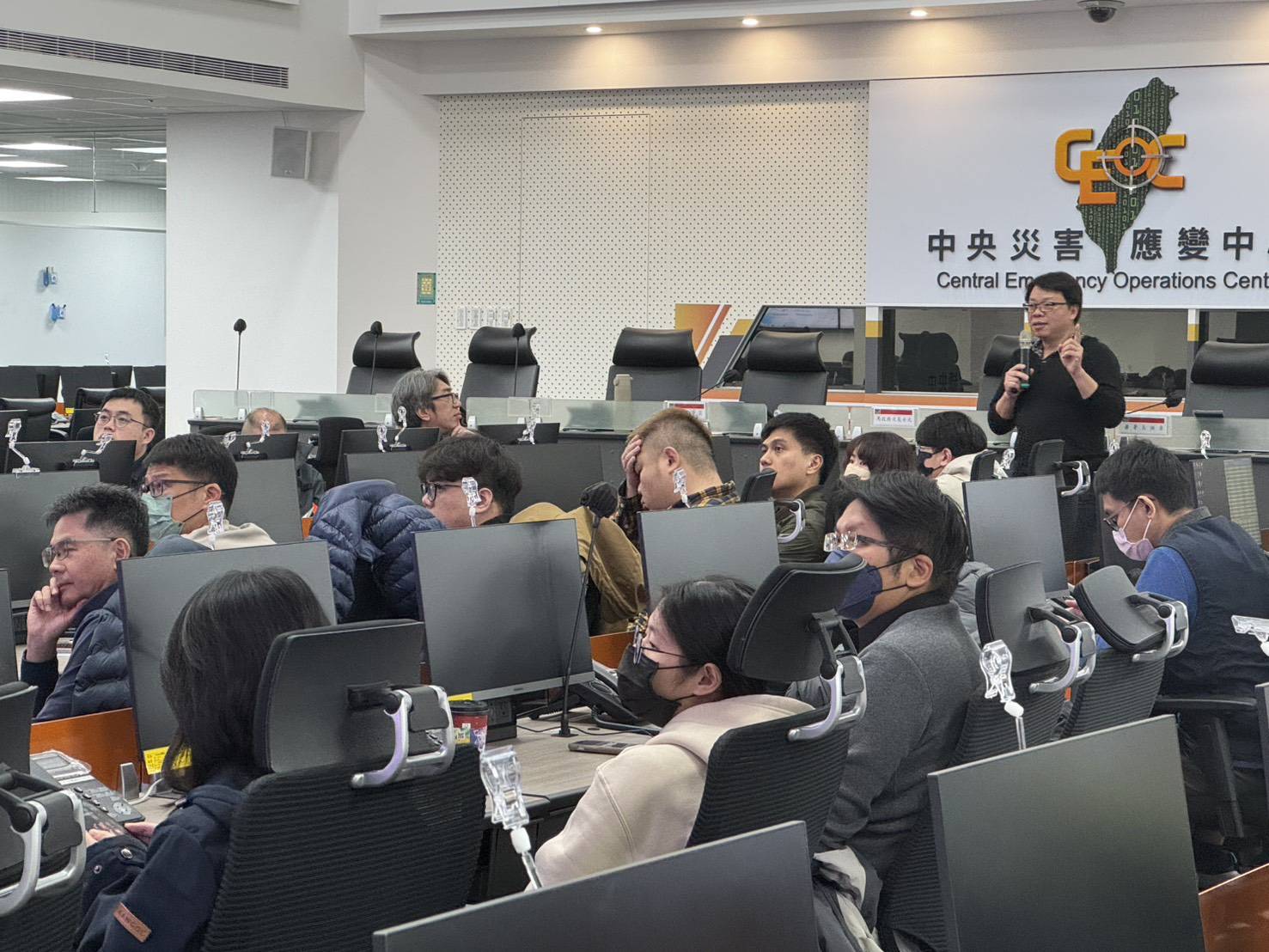 1749858 - 報新聞 Mega News 1749858