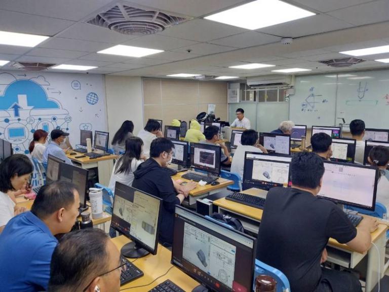 高年級靠一招 延長「職涯賞味期」桃分署多元職訓 助中高齡續航職場 4 20260113110811 04a6174d