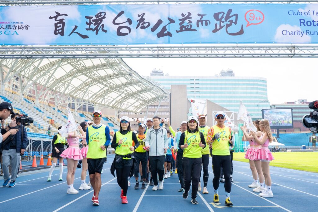 17LIVE桃氣女孩現身長明賞超馬盃 用應援與陪伴為公益路跑注入溫度 12 S 234356781 0 1024x682 1