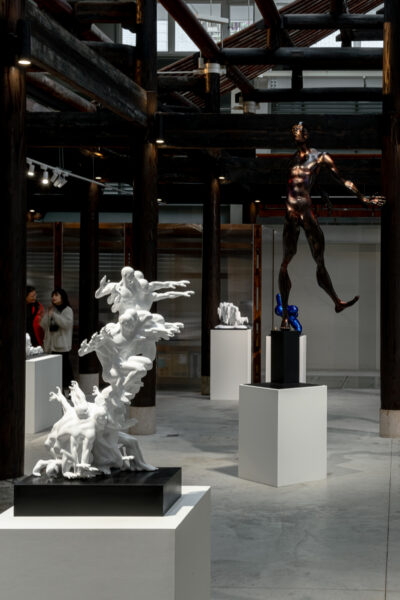 好萊塢特效大師王尋化身前衛藝術家,未來雕塑闖進台中百年考棚 10 20260112211926 41 400x600 1