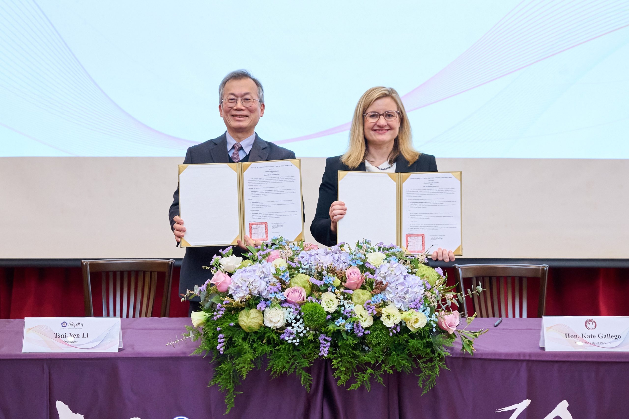 %E6%94%BF%E5%A4%A7%E8%88%87%E9%B3%B3%E5%87%B0%E5%9F%8E%E5%B8%82%E6%94%BF%E5%BA%9C%E7%B0%BD%E7%BD%B2%E5%AF%A6%E7%BF%92%E5%90%88%E4%BD%9C%E6%84%8F%E5%90%91%E6%9B%B8%E6%88%90%E7%82%BA%E8%87%BA%E7%81%A3%E9%A6%96%E6%89%80%E8%88%87%E8%A9%B2%E5%B8%82%E5%BB%BA%E7%AB%8B%E5%AF%A6%E7%BF%92%E5%90%88%E4%BD%9C%E9%97%9C%E4%BF%82%E7%9A%84%E5%A4%A7%E5%AD%B8 scaled 1