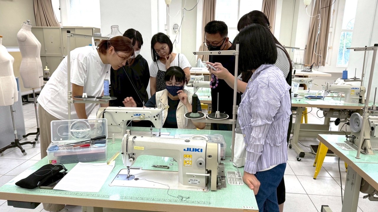 5B81795A 0EDA 447E B578 31CEC4A5FA40