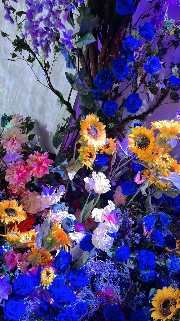 %E8%9C%B7%E5%B7%9D%E5%AF%A6%E8%8A%B1Mika Ninagawa00010 576x1024 1