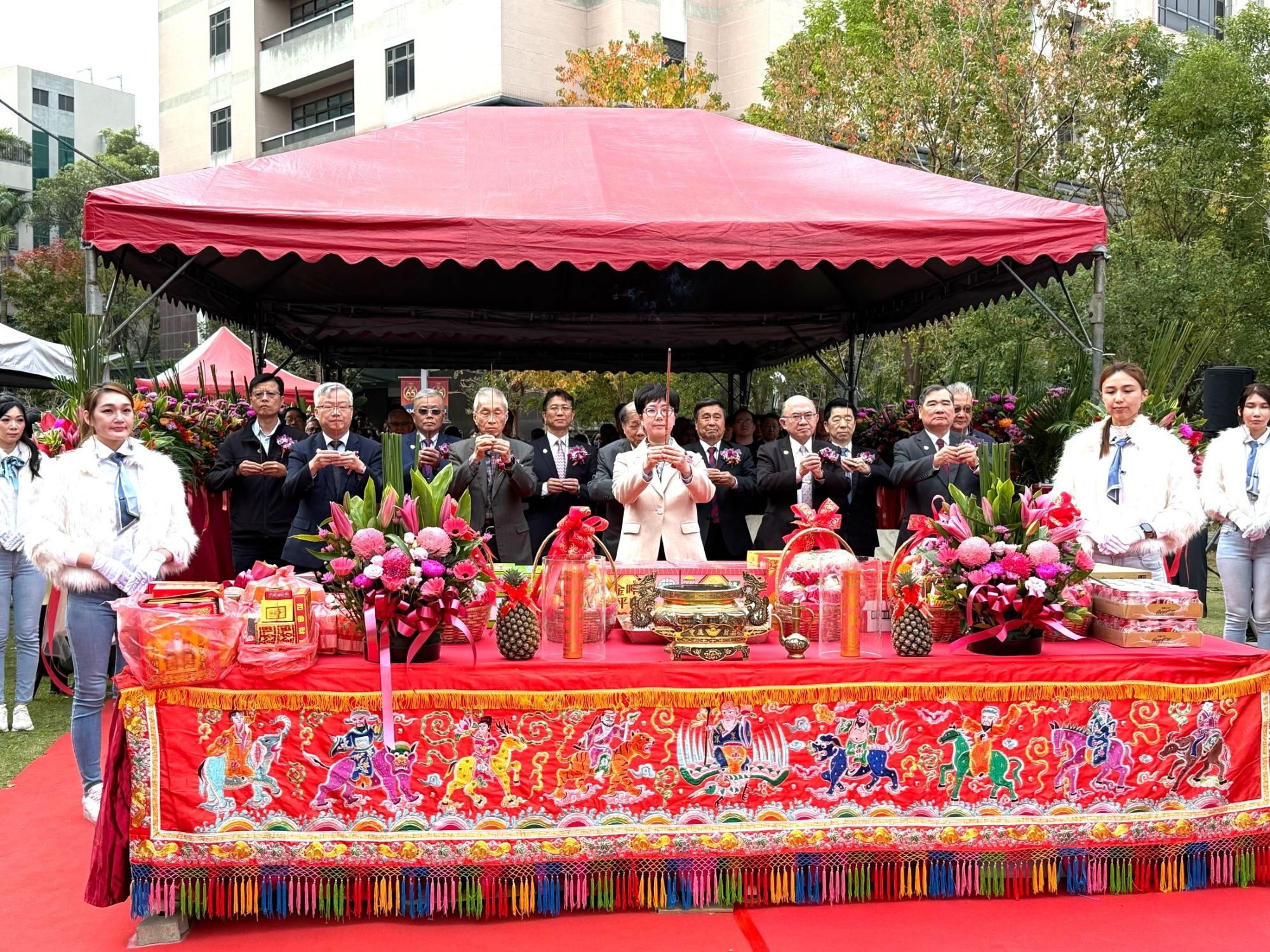 03 %E8%B2%A1%E5%9C%98%E6%B3%95%E4%BA%BA%E4%B8%AD%E5%B1%B1%E9%86%AB%E5%AD%B8%E5%A4%A7%E5%AD%B8%E8%91%A3%E4%BA%8B%E9%95%B7%E5%91%A8%E8%8B%B1%E9%A6%99%E5%B8%B6%E9%A0%98%E7%A5%88%E7%A6%8F%E5%8B%95%E5%9C%9F%E5%84%80%E5%BC%8F