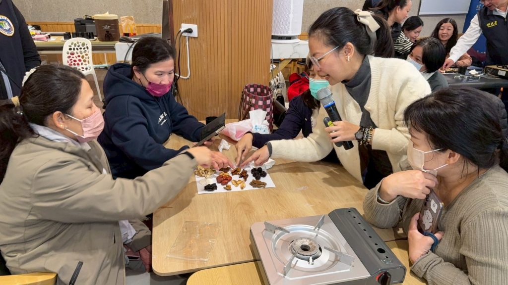 %E7%A7%BB%E6%B0%91%E7%BD%B2%E9%82%80%E6%BE%8E%E6%B9%96%E6%96%B0%E4%BD%8F%E6%B0%91%E9%AB%94%E9%A9%97%E6%9A%96%E5%BF%83%E8%97%A5%E8%86%B300002 1024x576 1