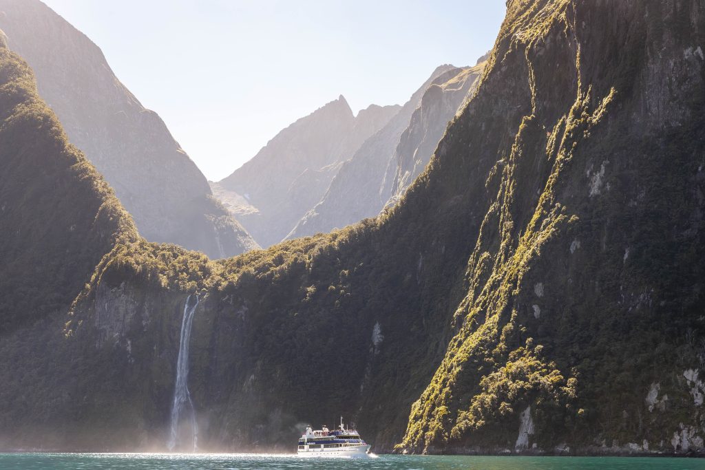 No 250024 3 Milford Sound Fiordland %E4%BE%86%E6%BA%90 100 PURE NEW ZEALAND 1024x683 1