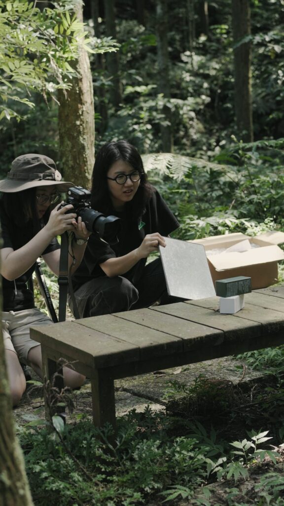 商業攝影的深度戰略:解構 2026 禮盒市場中,「情感共鳴」如何超越「規格競爭」 8 images lg 6954c0dd226ffe7acad8817b lg 576x1024 1