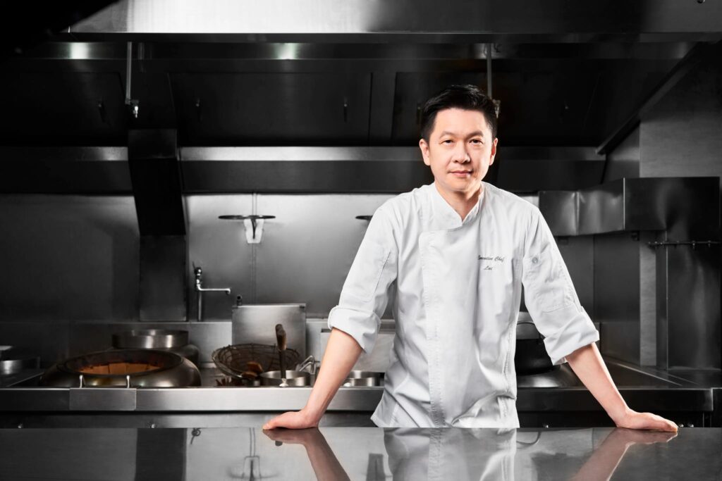 商業攝影的深度戰略:解構 2026 禮盒市場中,「情感共鳴」如何超越「規格競爭」 9 images lg 695dcd4a375bf575e7006ec2 lg 1024x683 1