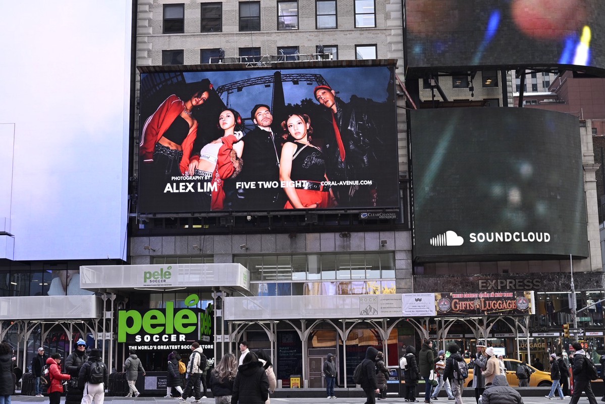 FIVE TWO EIGHT 五二八登上時代廣場 願在黑暗時代讓世界更理解愛 7 ebf8adc5 dbcb 40fa 9f3a cdcf52751806 176888174785412959502423642