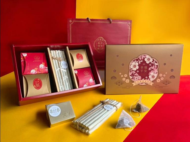 桃竹苗「幸滿福」年節禮盒登場 應景體面兼支持就業 2 桃園市龍潭區高原社區發展協會「祈艾招福平安」禮盒。(圖╱桃竹苗分署提供)