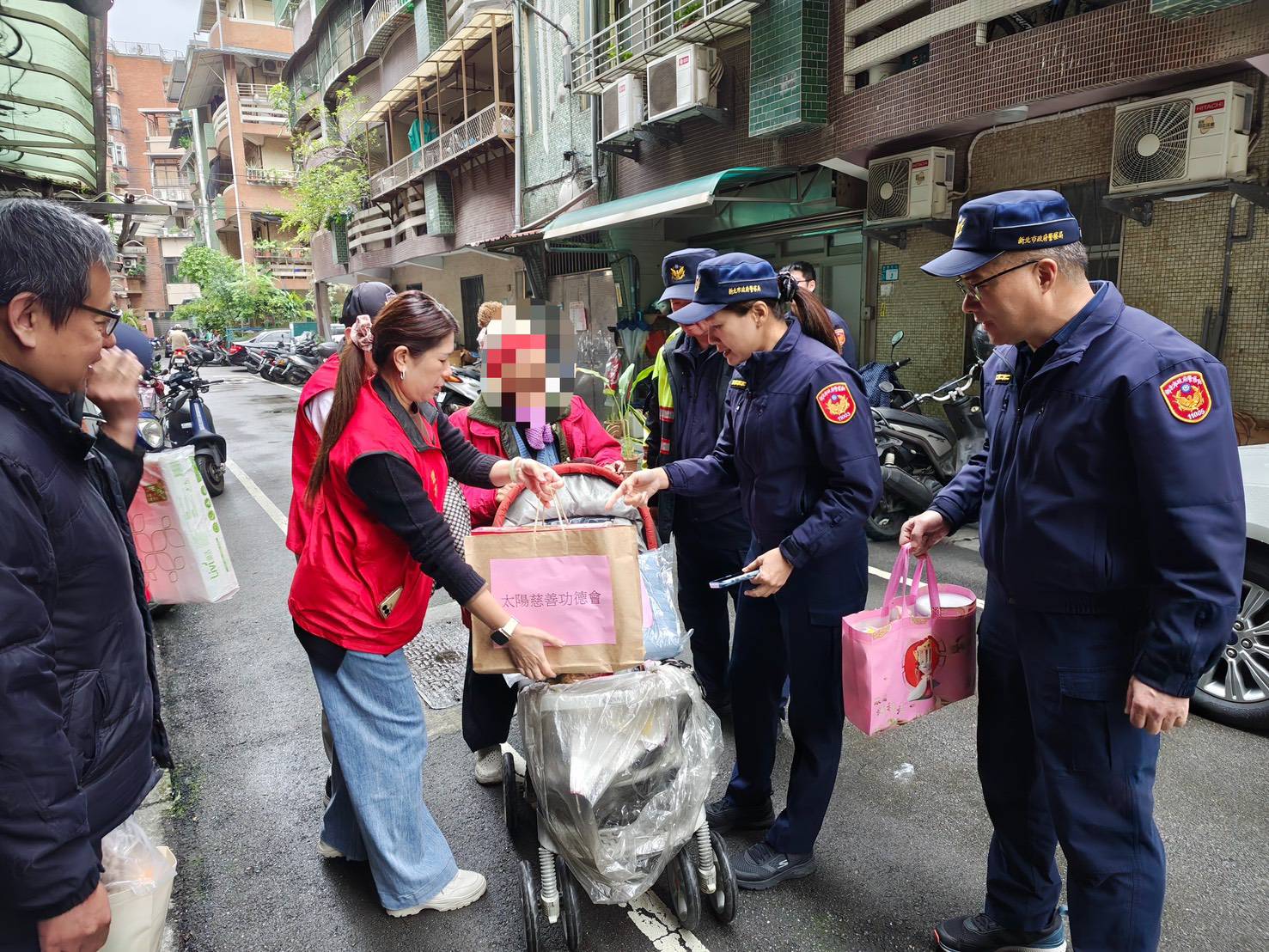 樹林警結合太陽功德會歲末寒冬送暖–獨居長輩足甘心 6 1785291 0