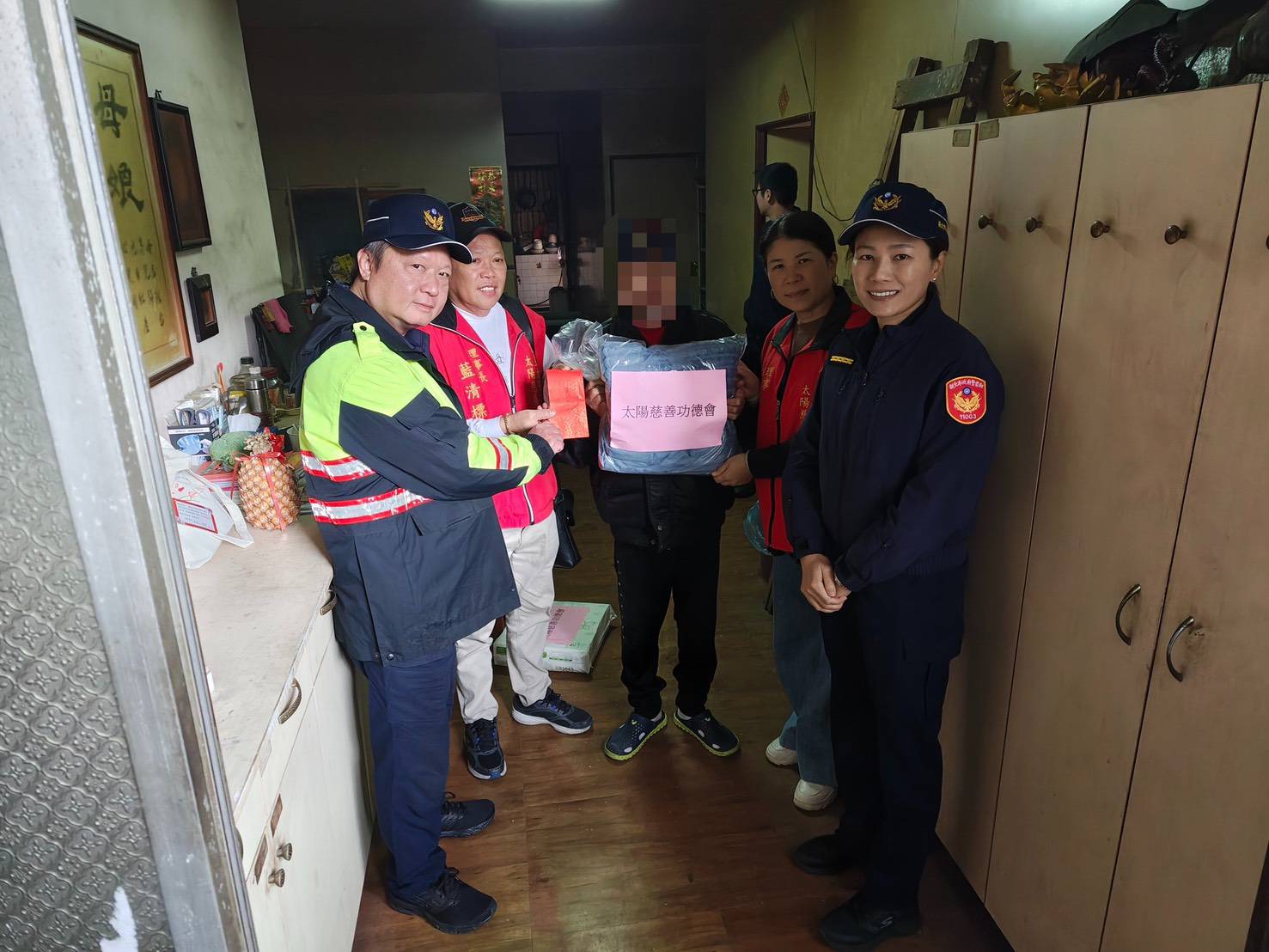 樹林警結合太陽功德會歲末寒冬送暖–獨居長輩足甘心 7 1785294 0