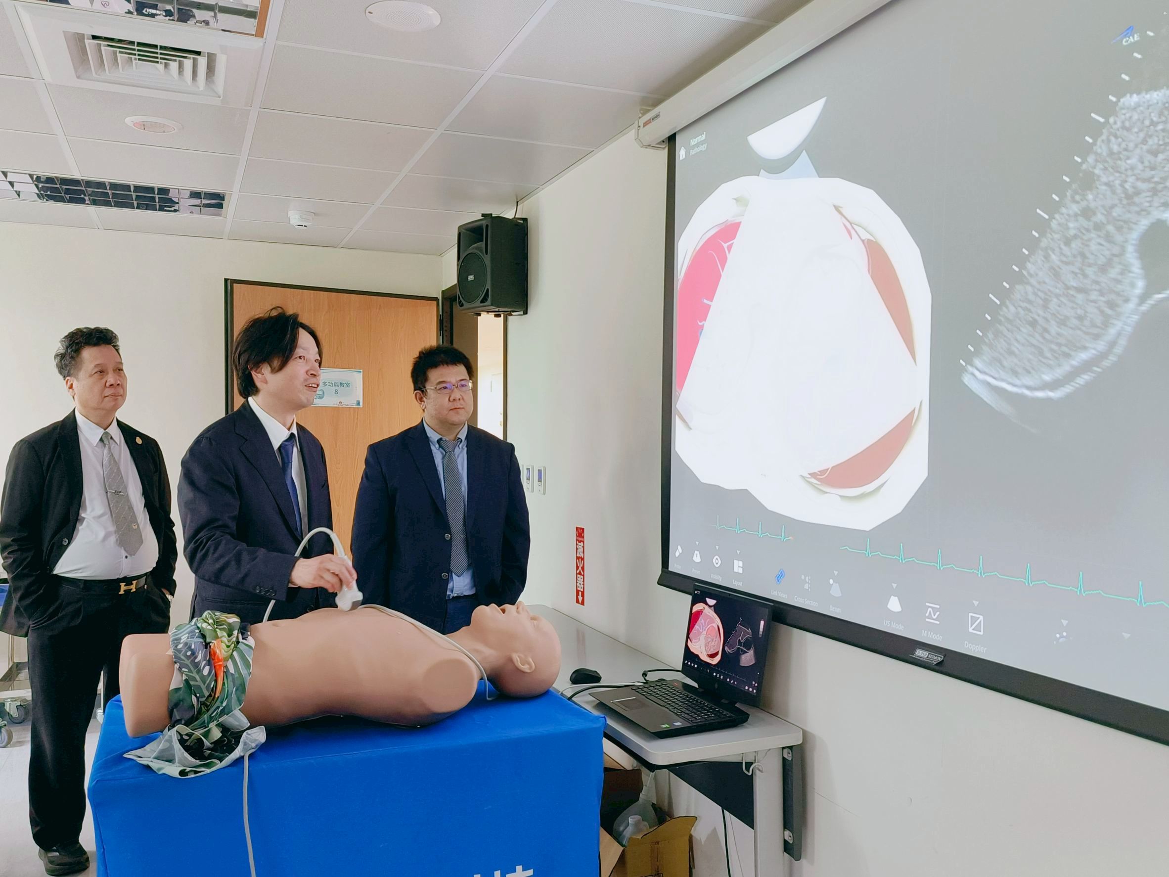 04 02 %E5%AF%8C%E5%B1%B1%E5%A4%A7%E5%AD%B8%E5%8F%83%E8%A7%80%E4%B8%AD%E5%B1%B1%E9%86%AB%E5%A4%A7%E9%86%AB%E5%AD%B8%E6%A8%A1%E6%93%AC%E6%95%99%E5%AD%B8%E6%9A%A8%E8%87%A8%E5%BA%8A%E6%8A%80%E8%83%BD%E8%A8%93%E7%B7%B4%E4%B8%AD%E5%BF%83%E9%AB%94%E9%A9%97%E6%95%99%E5%AD%B8%E8%A8%AD%E5%82%99