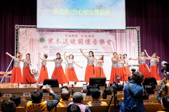 陪新北兒少提前歡樂過年 獅子會300A3區紅包傳情 8 《圖說》國際獅子會300A-3區舉辦「幸福獅愛‧紅包傳情」寒冬送暖關懷音樂會,帶來一連串精彩公益表演。〈社會局提供〉