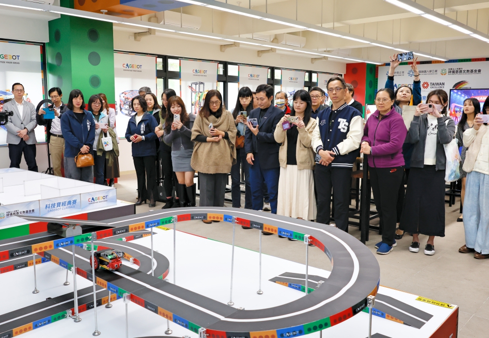 %E7%A7%91%E6%8A%80%E5%AF%B6CAGEBOT%E6%88%B0%E7%A5%9E%E6%8E%A2%E9%9A%AA%E8%BB%8A %E7%AB%8B%E9%AB%94%E8%B3%BD%E9%81%93%E7%A4%BA%E7%AF%84 Fotor