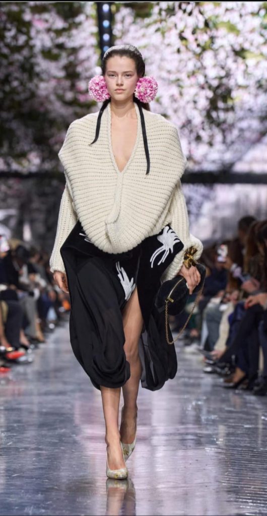 Haute Couture Dior%E9%AB%98%E7%B4%9A%E8%A8%82%E8%A3%BD00005 530x1024 1