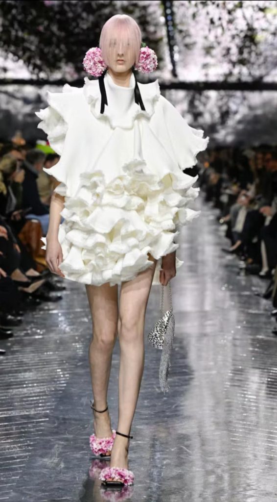 Haute Couture Dior%E9%AB%98%E7%B4%9A%E8%A8%82%E8%A3%BD00007 566x1024 1