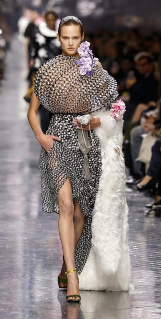 Haute Couture Dior%E9%AB%98%E7%B4%9A%E8%A8%82%E8%A3%BD00008 516x1024 1