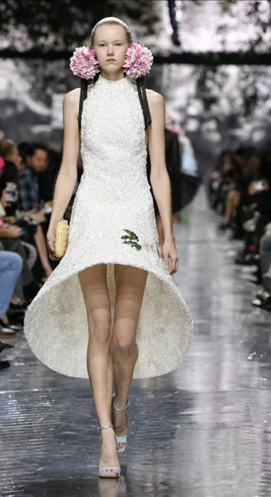 Haute Couture Dior%E9%AB%98%E7%B4%9A%E8%A8%82%E8%A3%BD00013 559x1024 1