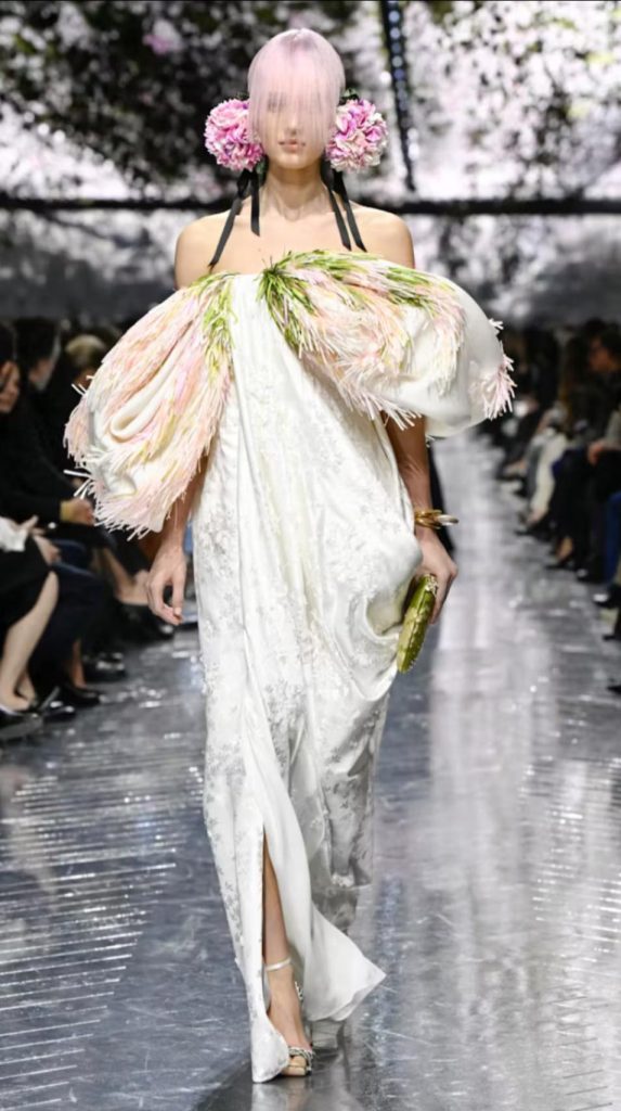 Haute Couture Dior%E9%AB%98%E7%B4%9A%E8%A8%82%E8%A3%BD00015 573x1024 1