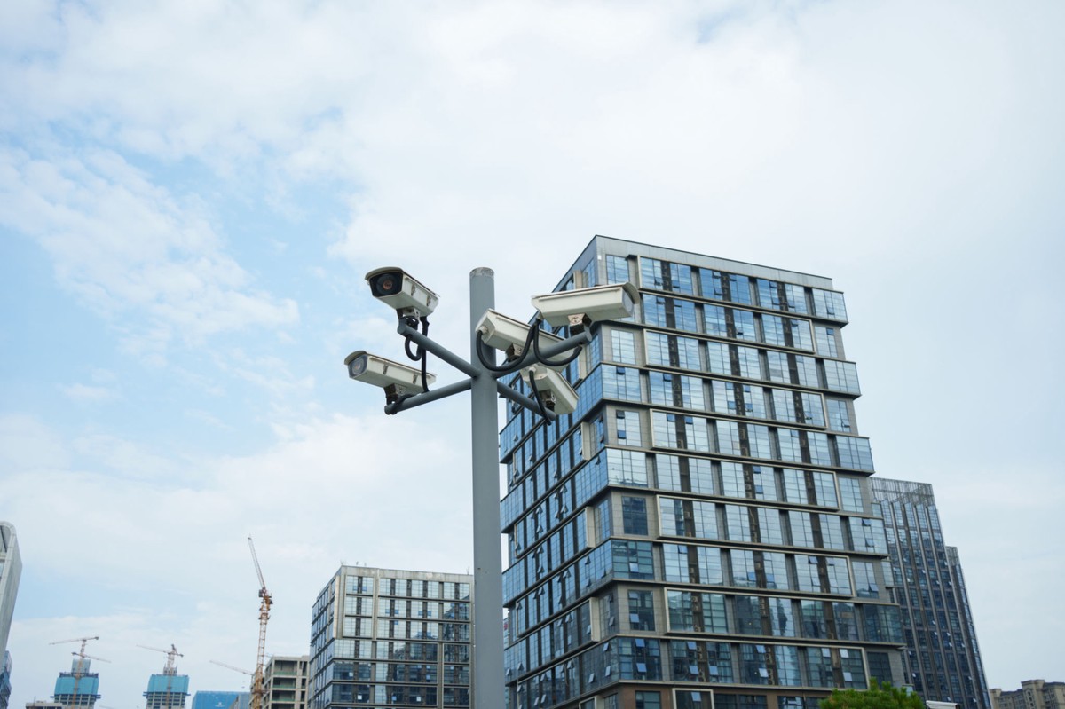 數位獵殺!美 ICE 在明尼蘇達引爆「人臉辨識」風暴 2 億張照片成監控黑幕,隱私權大崩盤 3 6fa90e6c 790f 4d43 9077 96abaa6887e0