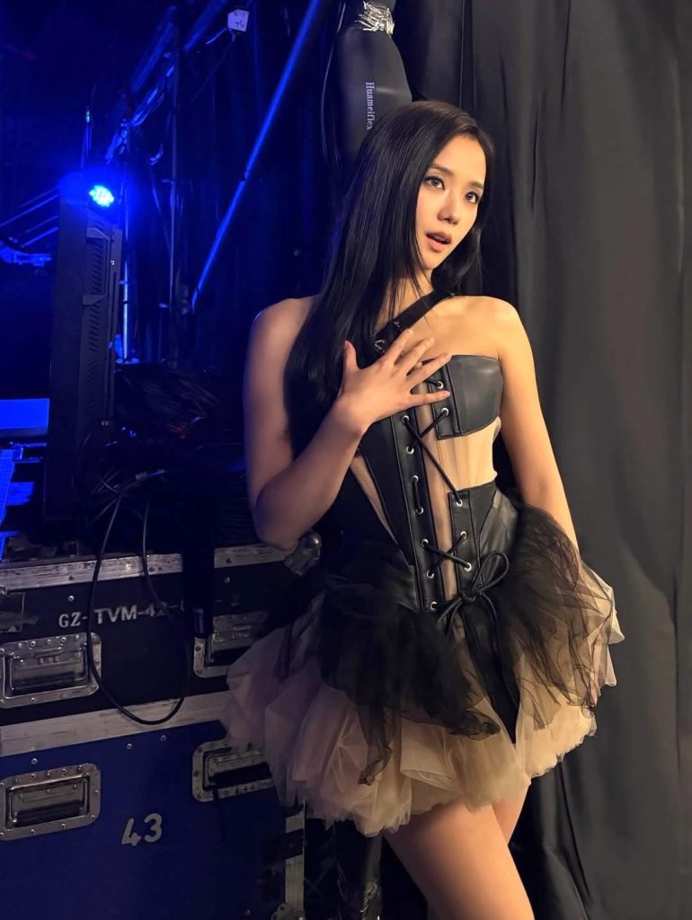 BLACKPINK %E7%9A%84%E9%A6%99%E6%B8%AF%E6%BC%94%E5%94%B1%E6%9C%8300003 770x1024 1