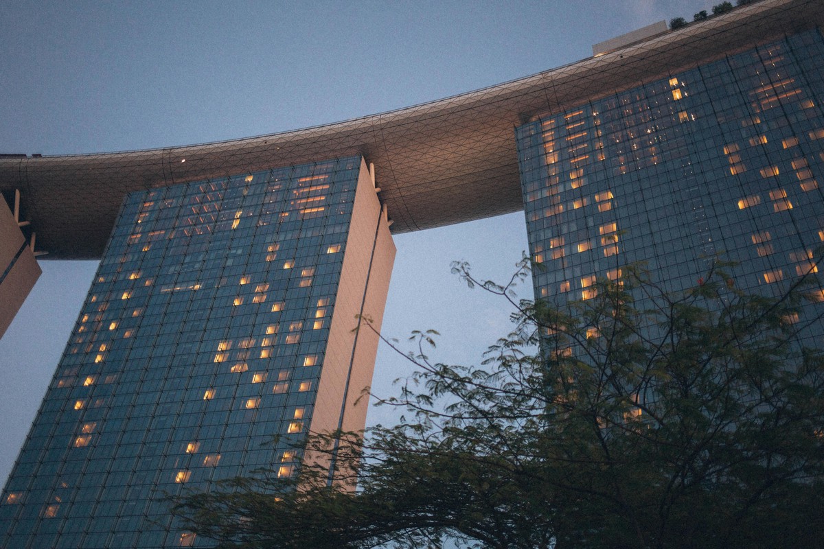 f9dff93b df0c 45c8 a5d4 4ad5c5d80518