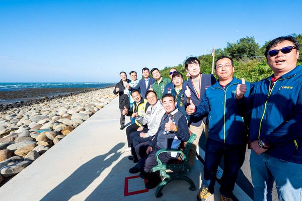 永安漁港北岸建設完工 張善政期勉帶動周邊整體發展 6 f 29302218 1