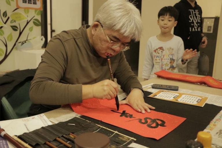 限額報名!桃竹苗區銀髮中心2/7新春大放送 寫春聯、抽刮刮樂認識就業新起點 6 20260130162700 1b08e90e