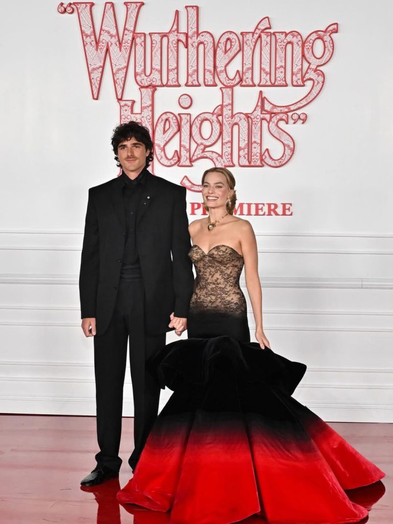 電影咆哮山莊首映00003 - 報新聞 Mega News %E9%9B%BB%E5%BD%B1%E5%92%86%E5%93%AE%E5%B1%B1%E8%8E%8A%E9%A6%96%E6%98%A000003 768x1024 1