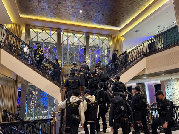 中壢百警「雷霆除暴」強勢出擊 寒假守護青少年 優勢警力全面掃蕩不法 6 f 29304583 1