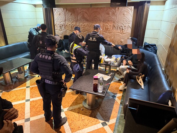 中壢百警「雷霆除暴」強勢出擊 寒假守護青少年 優勢警力全面掃蕩不法 7 f 29304585 1