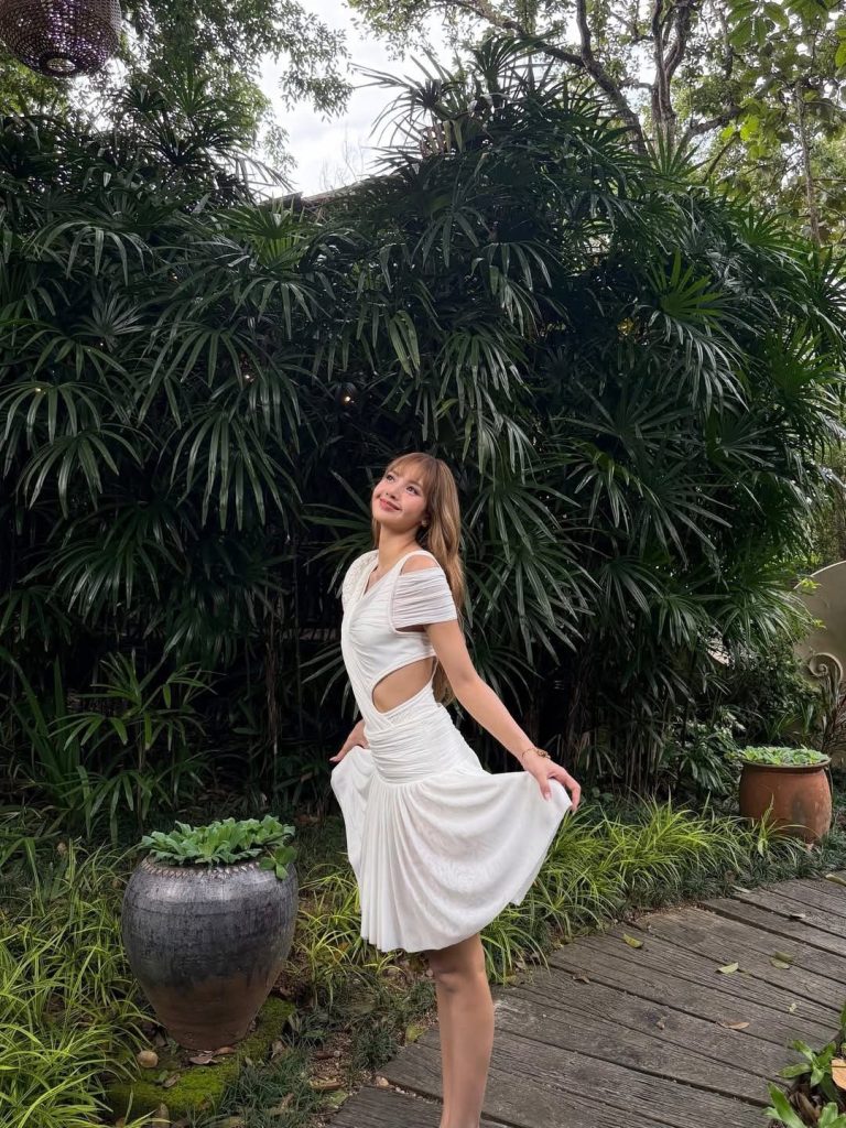 BLACKPINK lisa%E4%BB%A3%E8%A8%802026%E6%B3%B0%E5%9C%8B%E8%A7%80%E5%85%89%E5%B1%8000003 768x1024 1