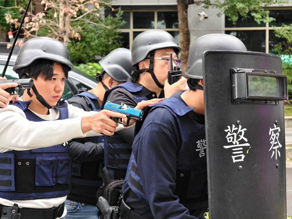 應對春節期間防搶演練及防詐宣導活動 三重警防搶演練超逼真 15 S 179159054 1024x771 1