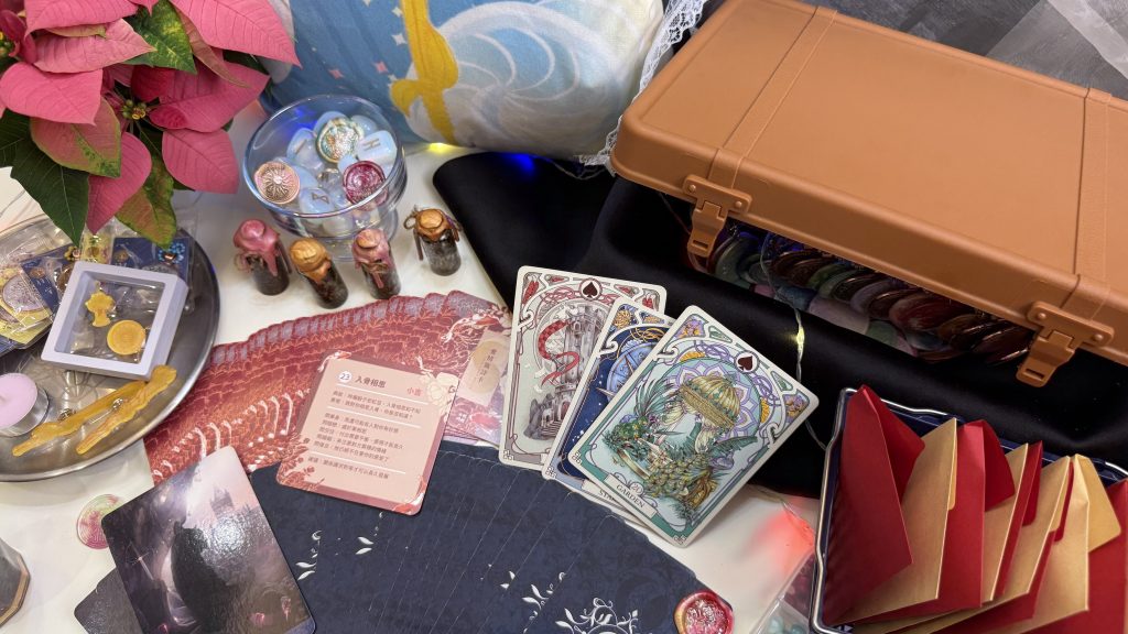 圖62026樂府中來電祭規劃6個特色占卜攤位讓大家提前掌握新年運勢 - 報新聞 Mega News %E5%9C%9662026%E6%A8%82%E5%BA%9C%E4%B8%AD%E4%BE%86%E9%9B%BB%E7%A5%AD%E8%A6%8F%E5%8A%836%E5%80%8B%E7%89%B9%E8%89%B2%E5%8D%A0%E5%8D%9C%E6%94%A4%E4%BD%8D%E8%AE%93%E5%A4%A7%E5%AE%B6%E6%8F%90%E5%89%8D%E6%8E%8C%E6%8F%A1%E6%96%B0%E5%B9%B4%E9%81%8B%E5%8B%A2 1024x576 1