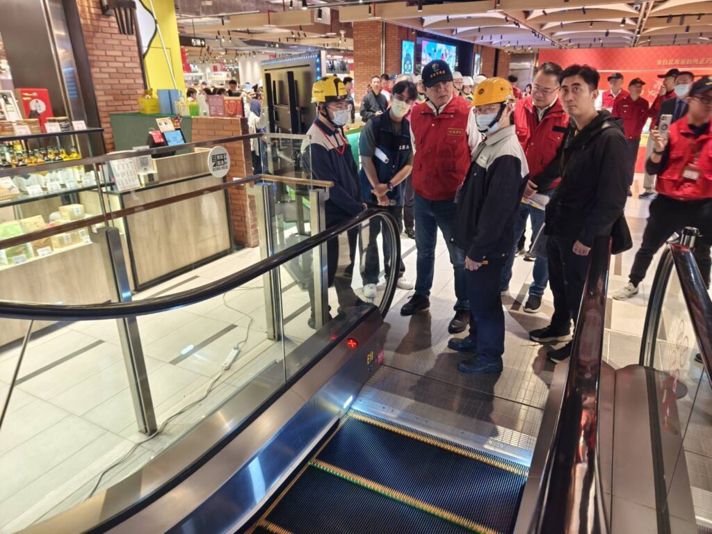 春節前的年貨消費高峰期 新北聯合稽查為公安食安齊把關 16 476232 1024x768 1