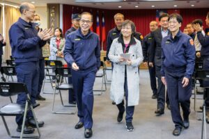 春安工作首日部長慰勉保五總隊勤務辛勞 11 1770619986869 300x200 1