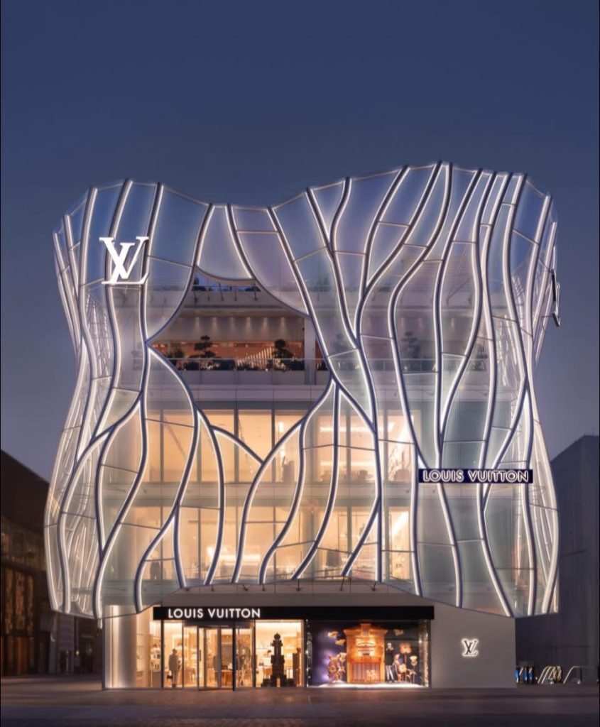 Louis Vuitton%E5%8C%97%E4%BA%AC%E6%97%97%E8%89%A6%E5%BA%9700003 845x1024 1