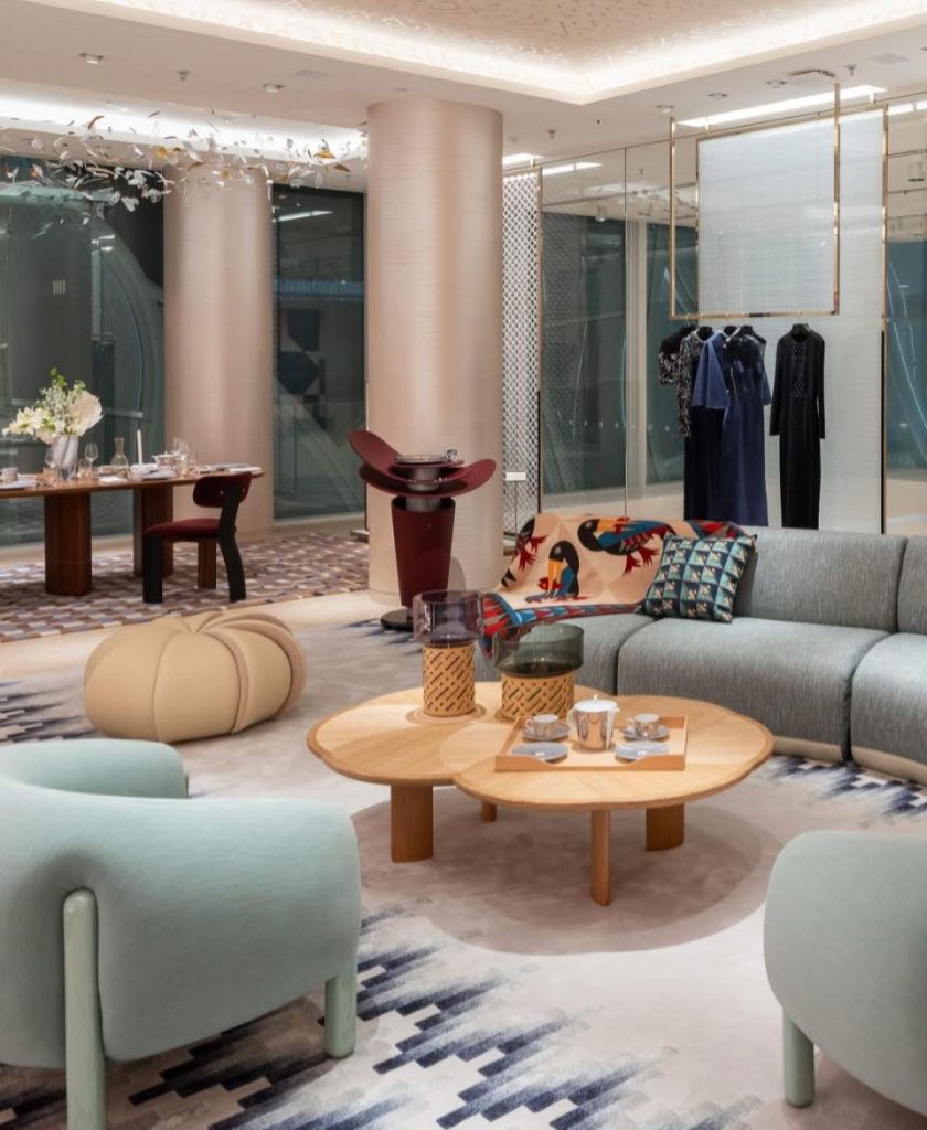 Louis Vuitton%E5%8C%97%E4%BA%AC%E6%97%97%E8%89%A6%E5%BA%9700001 840x1024 1