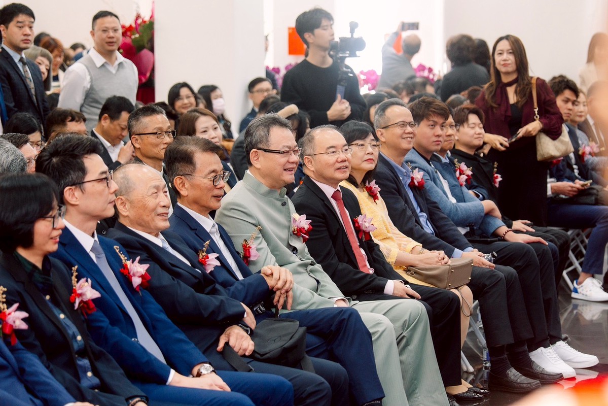 b8be2dc4 ea3e 43ce a2dc 00a03f0cabd5 177072266888569443702268168