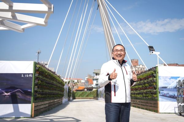《圖說》侯友宜市長表示長福橋完工後將帶來觀光契機。〈水利局提供〉