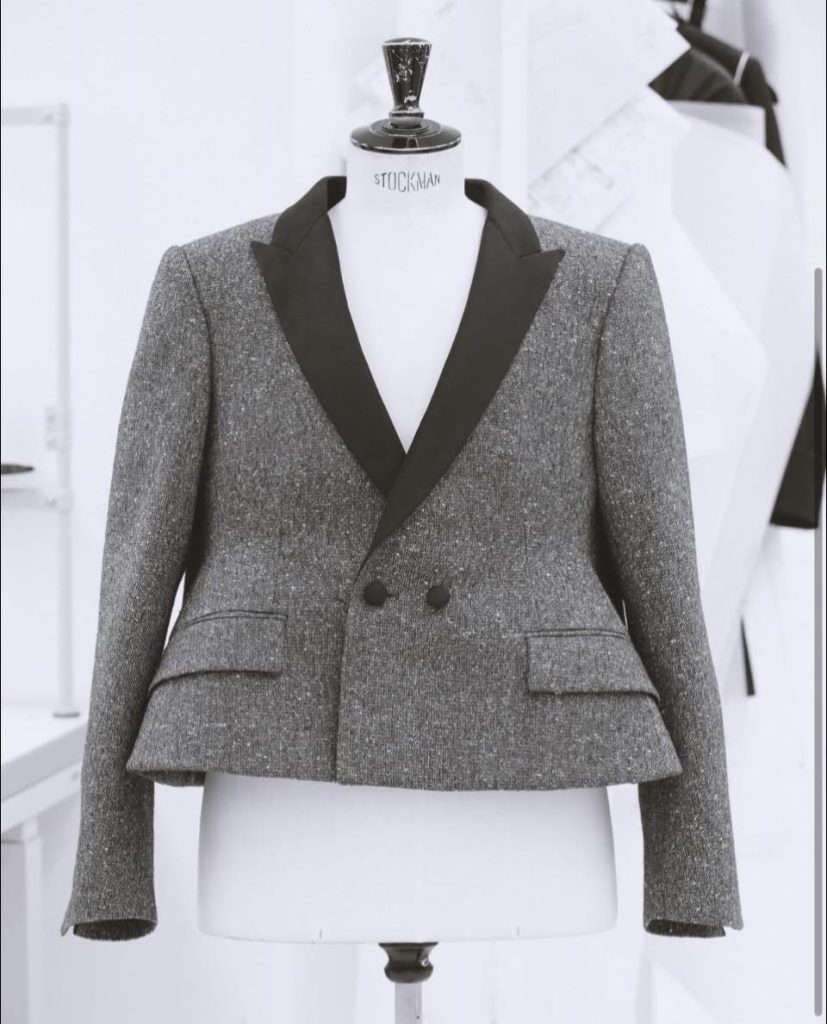 Screenshot - 報新聞 Mega News Harry Styles00002 827x1024 1